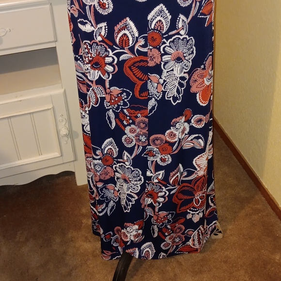 En Focus Halter Maxi Dress. Textured Bold Floral. Bohemian. - Picture 7 of 11